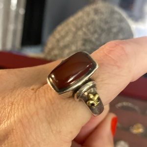 VINTAGE DESIGNER ANN KING STERLING SILVER 18K GOLD FLEUR DE LIS CARNELIAN RING
